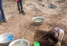 Vue partielle d'une femme à Nyamasila